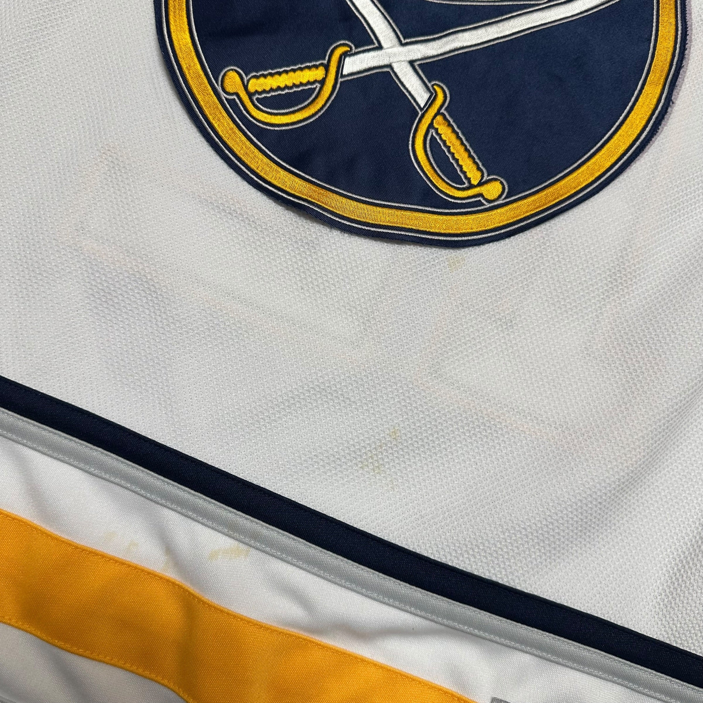 Vintage Buffalo Sabres Signed Brian Gionta Jersey Large