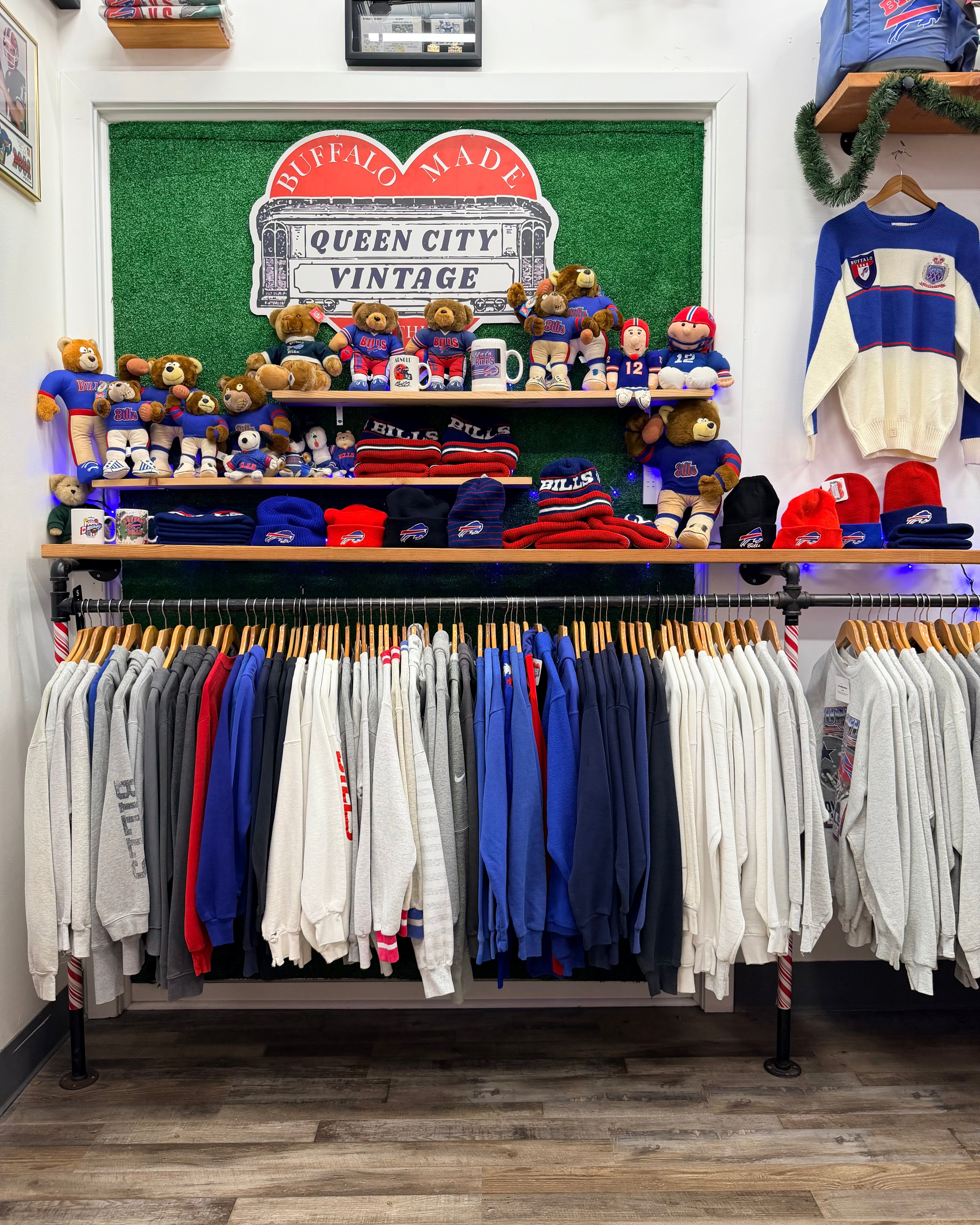 Queen City Vintage (Vintage Clothing, Streetwear, Shoes & Accessories) Queen City Vintage (Vintage Clothing, Streetwear, Shoes & Accessories)